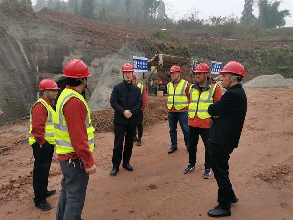 工程局安全檢查組到土地灘等項(xiàng)目開(kāi)展安全檢查工作