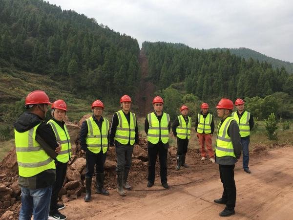 代勇董事長一行到豐都龍興壩水庫二標段工地檢查指導工作