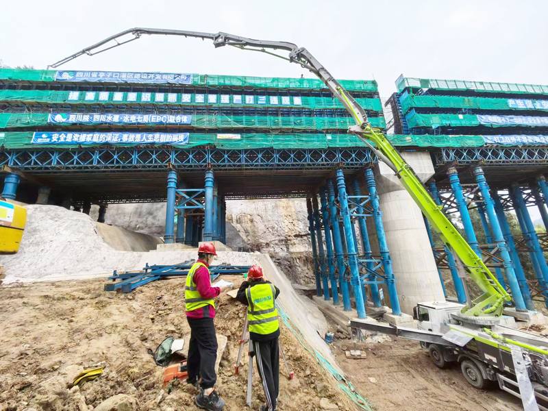 亭子口灌區(qū)工程構(gòu)溪河渡槽首跨槽身順利開倉澆筑