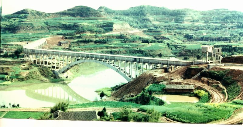 升鐘右總干寶馬河渡槽