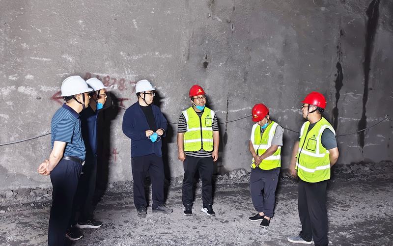 羅雪赴向家壩灌區(qū)北總干渠一期二步工程第 Ⅳ標段項目開展節(jié)前安全檢查